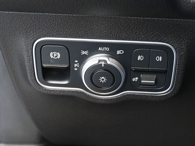 Used 2023 Mercedes-Benz GLB 250 4MATIC image 34