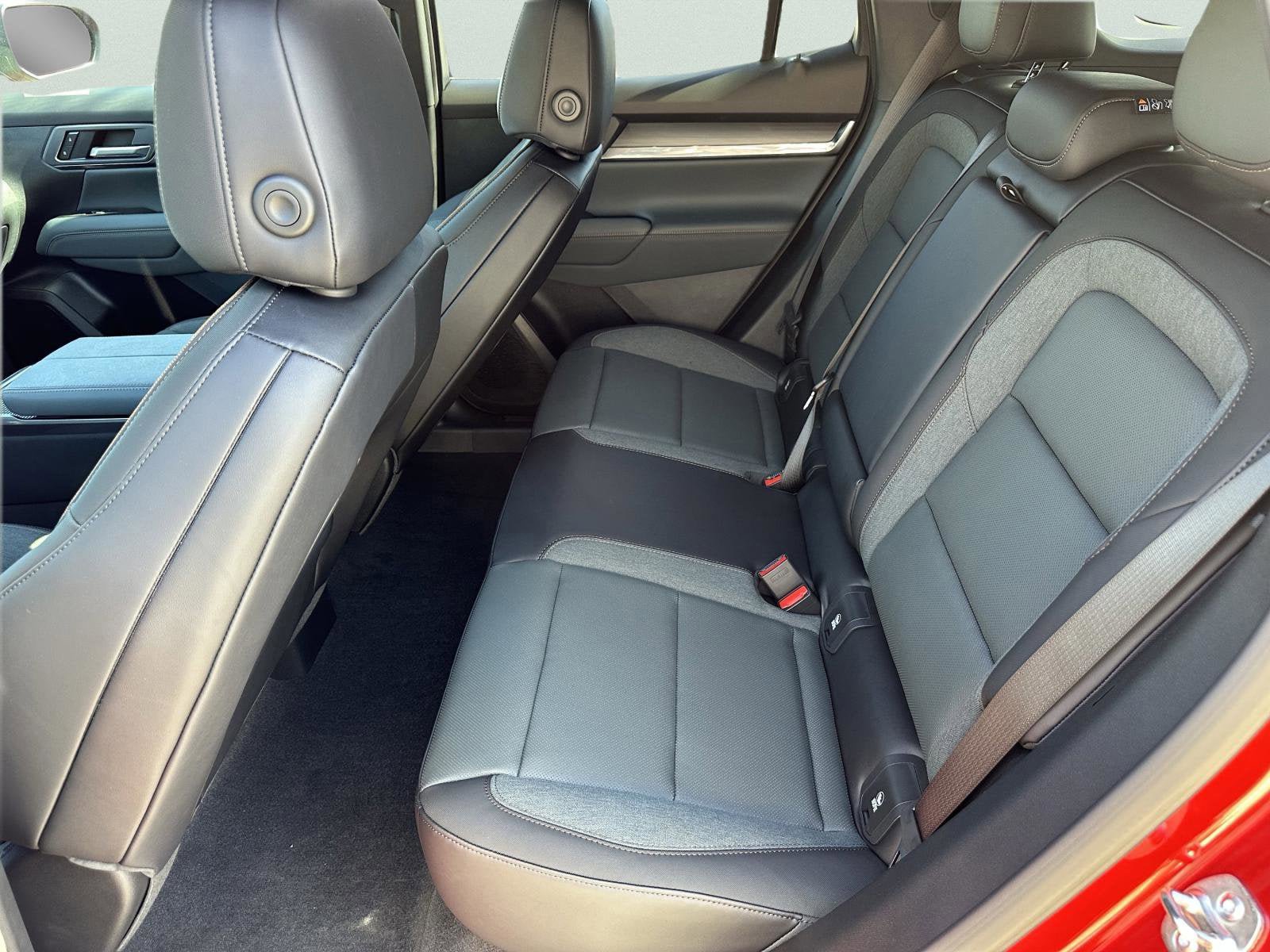 New 2026 GMC Terrain AT4 w/ Technology Package II AWD/4WD image 18