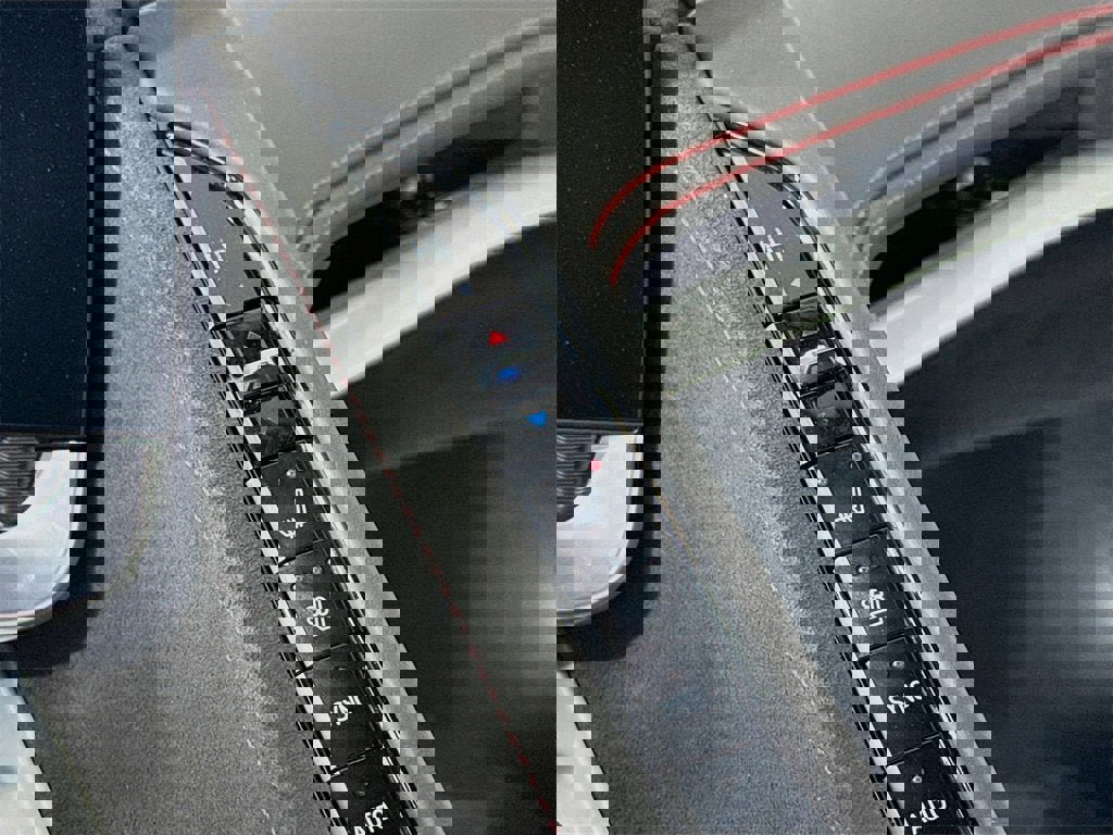 Used 2023 Chevrolet Corvette w/ Z51 Performance Package image 16