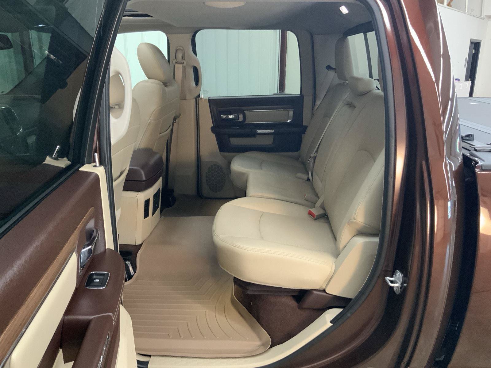 Used 2015 RAM 1500 Laramie w/ Convenience Group AWD/4WD image 46