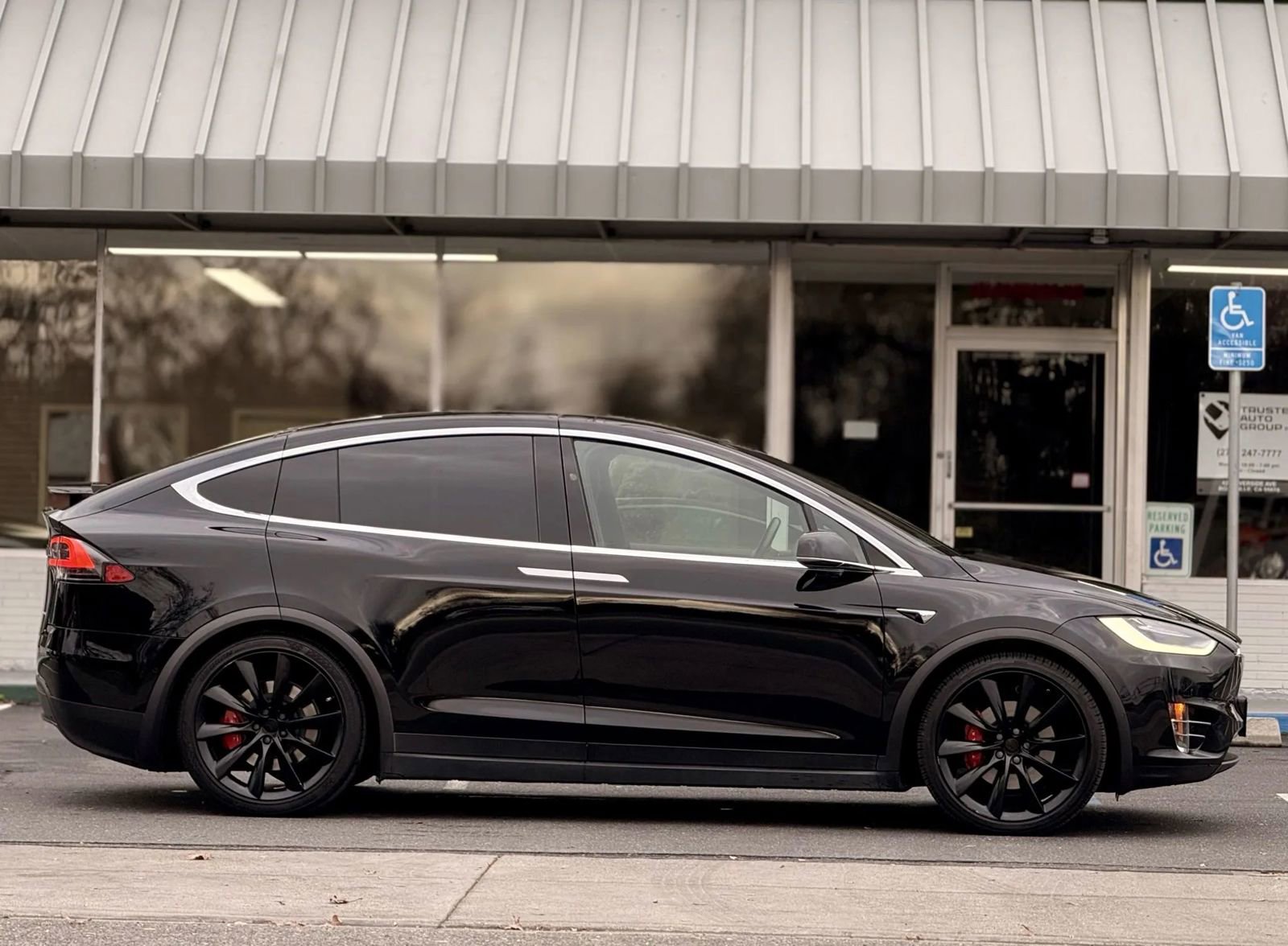 Used 2020 Tesla Model X Long Range image 5