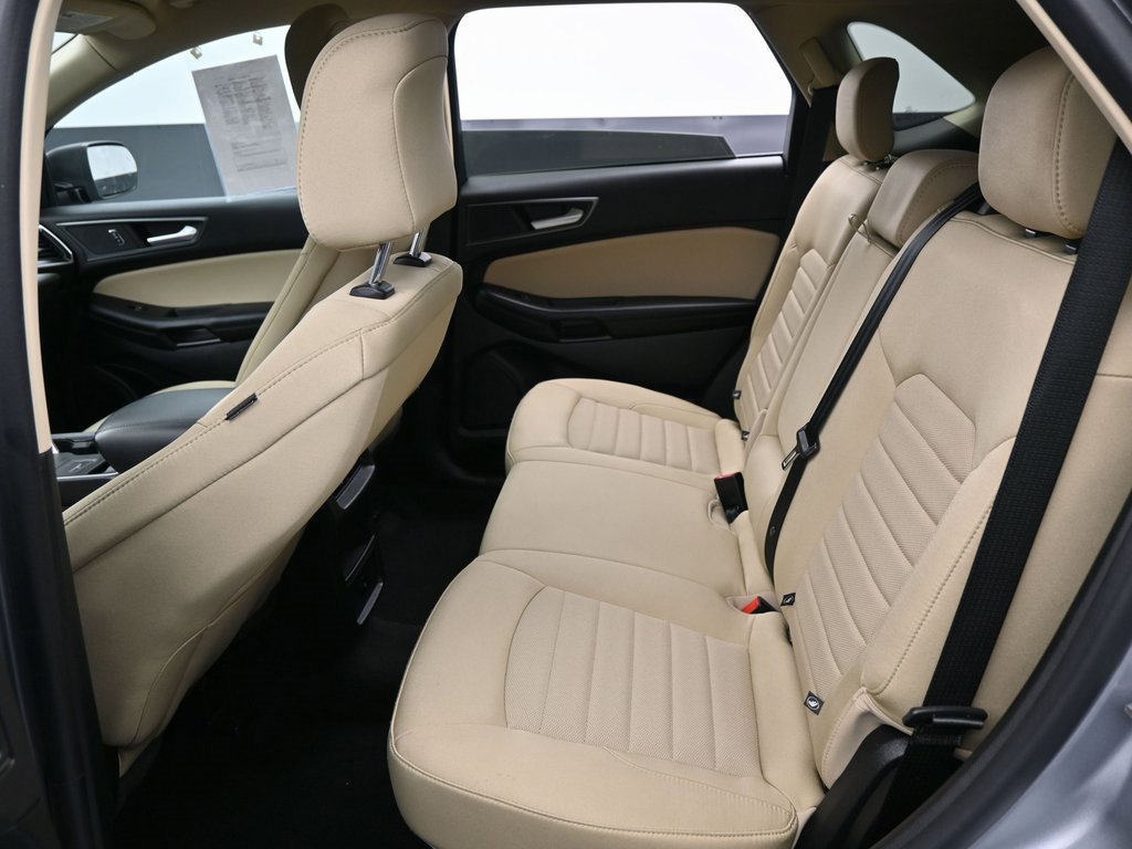 Used 2024 Ford Edge SE image 32