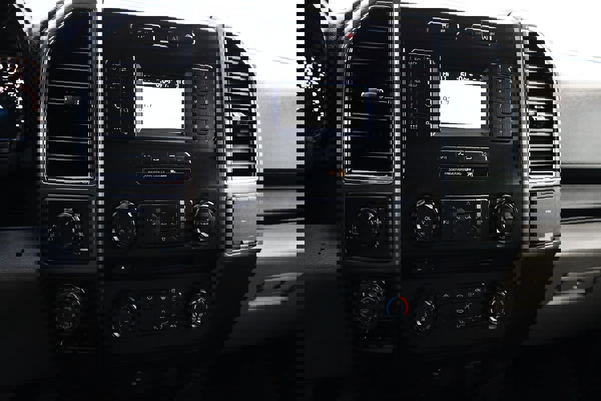 Used 2018 Ford F150 XLT w/ Equipment Group 301A Mid image 26