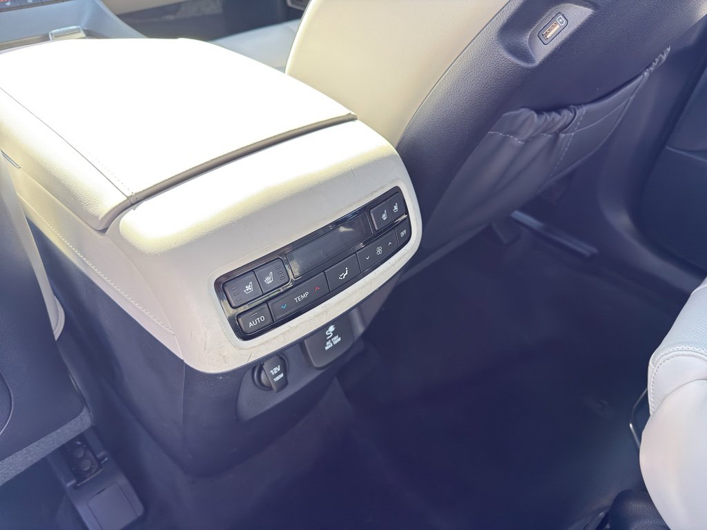 Used 2022 Hyundai Palisade Limited w/ Cargo Package image 16