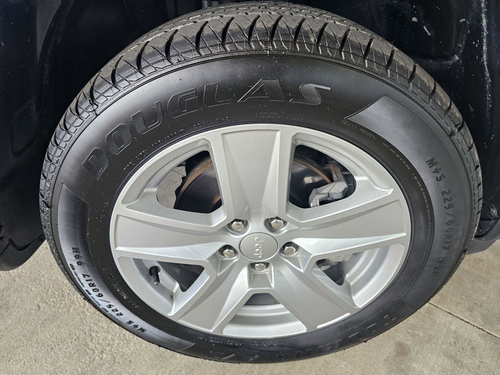 Used 2022 Jeep Compass Latitude image 9