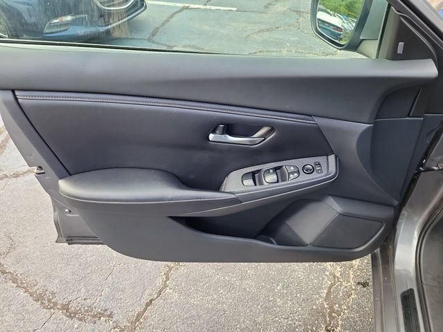 Used 2021 Nissan Sentra SV FWD image 14