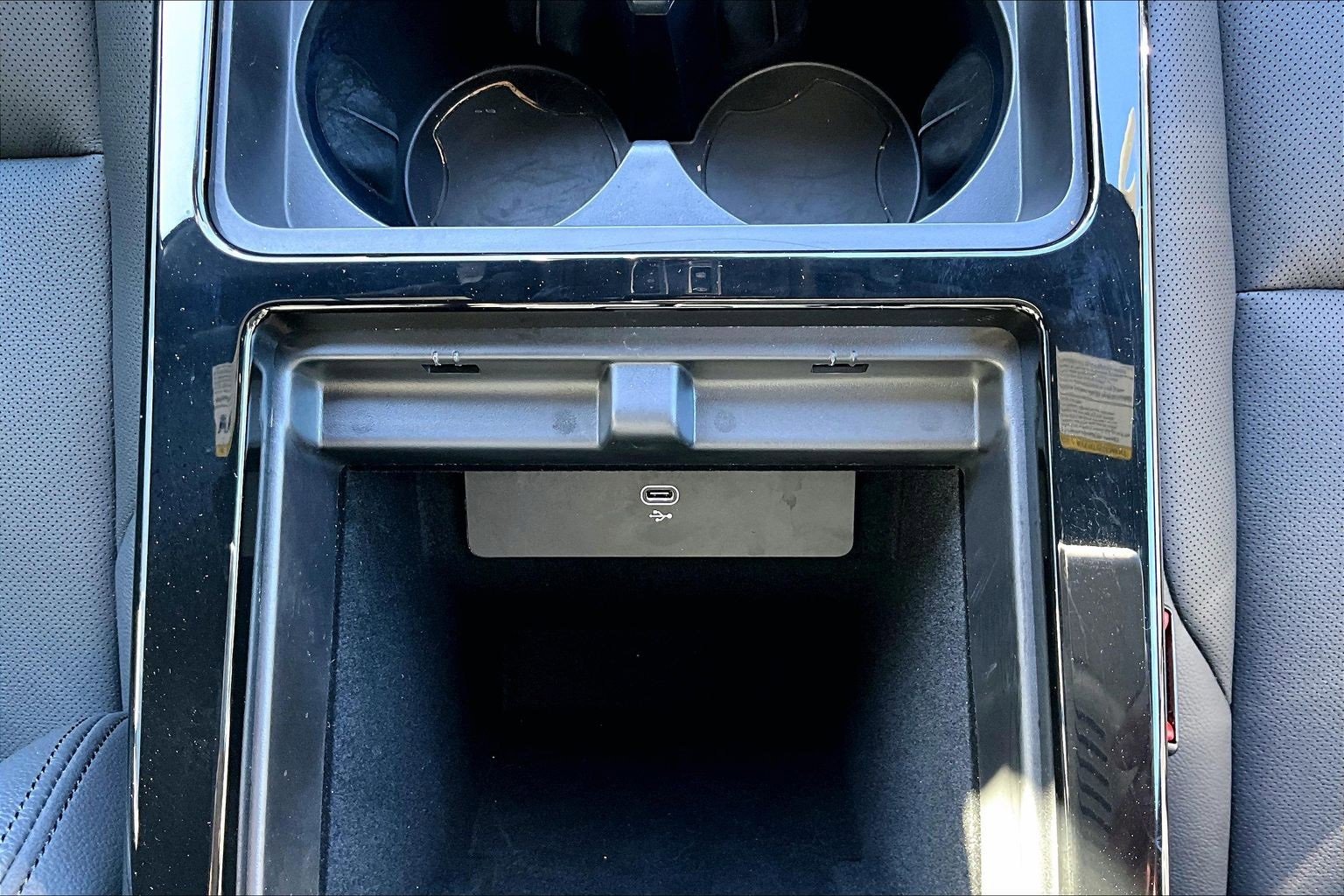 Used 2025 Land Rover Range Rover Evoque Dynamic SE image 33