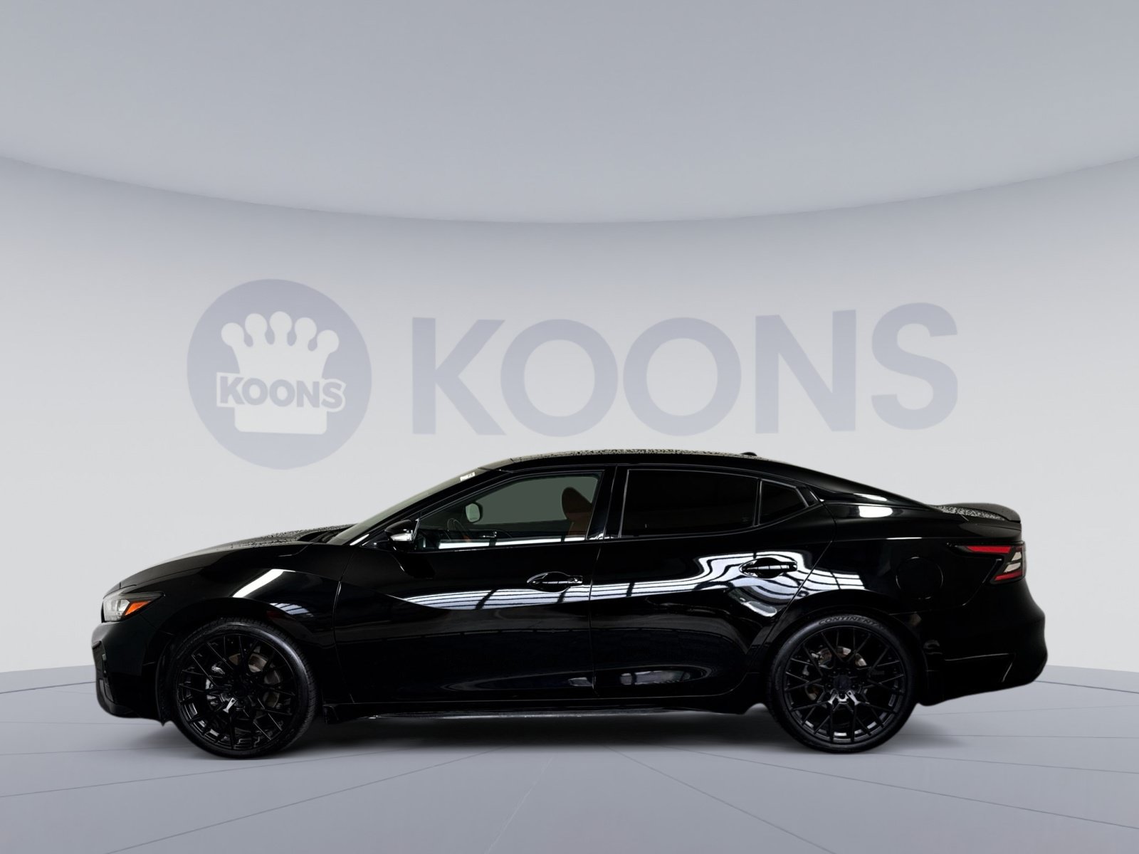 Used 2019 Nissan Maxima Platinum w/ Reserve Package FWD image 2