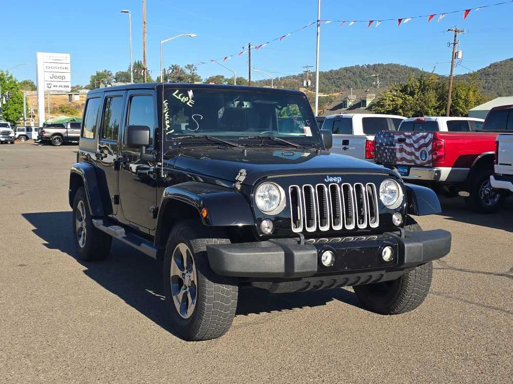 Used 2018 Jeep Wrangler Unlimited Sahara AWD/4WD image 11