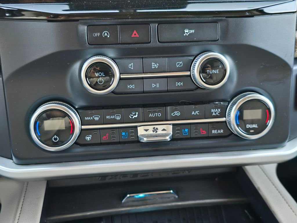 Used 2024 Ford Expedition Max Limited image 29