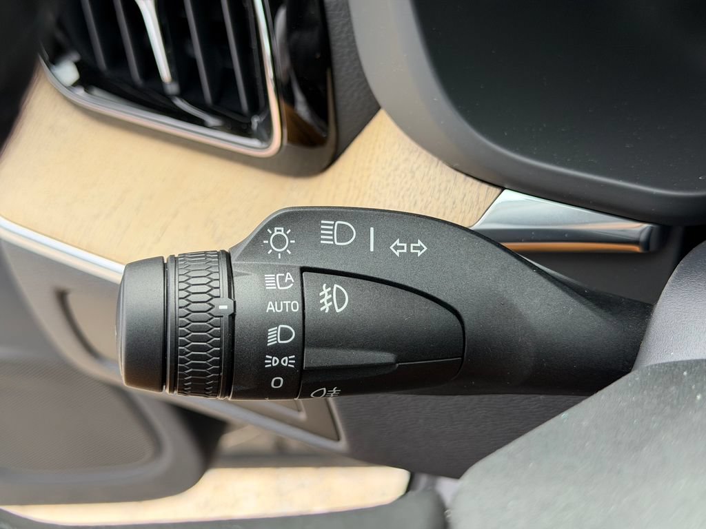 New 2026 Volvo XC60 T8 Ultra w/ Protection Package Premier AWD/4WD image 30