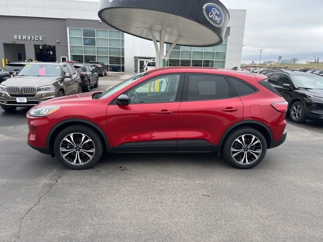 Used 2022 Ford Escape SE w/ SE Sport Appearance Package image 8