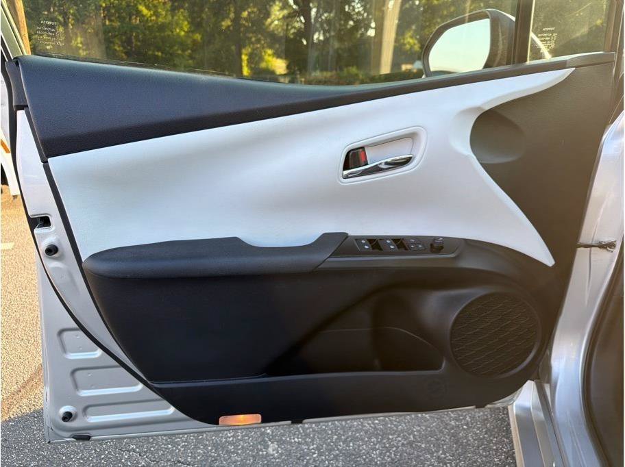 Used 2016 Toyota Prius Two FWD image 7