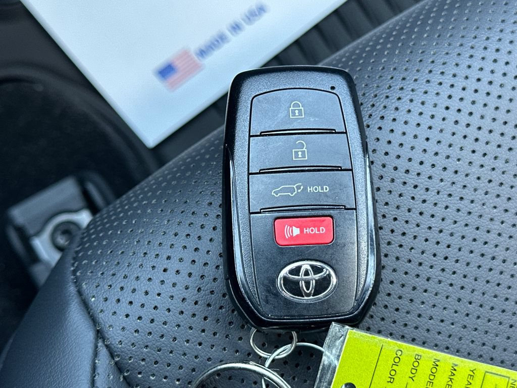 Used 2025 Toyota Crown Signia AWD/4WD image 27