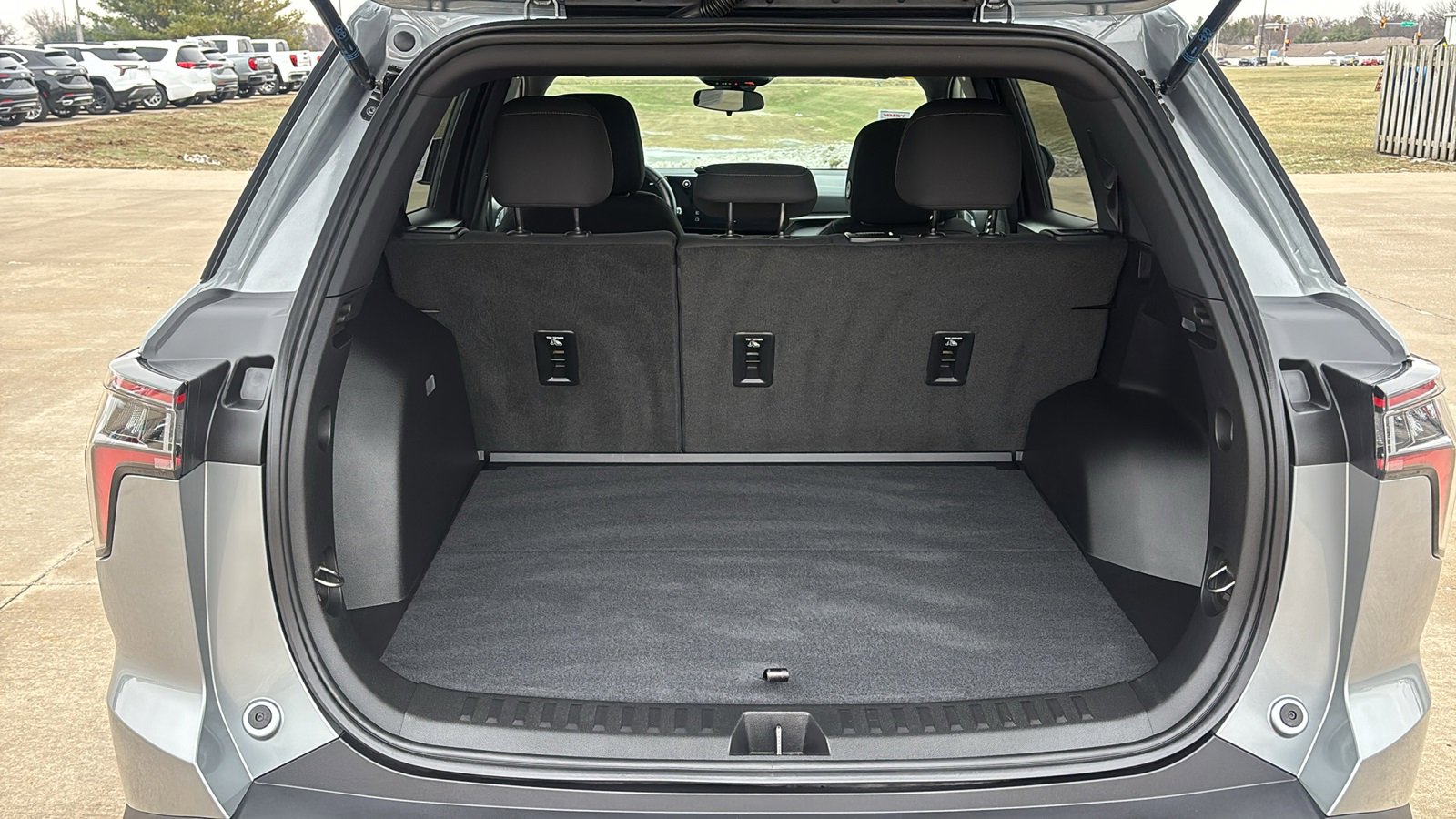 Used 2025 Chevrolet Equinox LT image 28