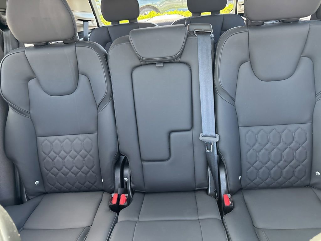 Used 2025 Volvo XC90 B6 Plus AWD/4WD image 29