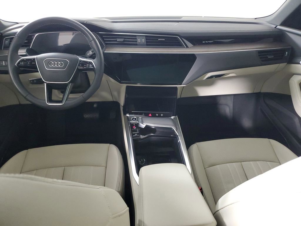 Used 2024 Audi Q8 e-tron Premium Plus image 14