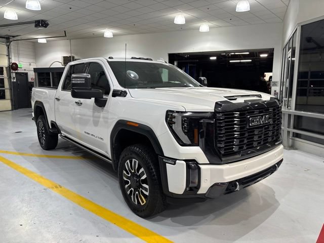 Used 2024 GMC Sierra 3500 Denali Ultimate AWD/4WD video 3