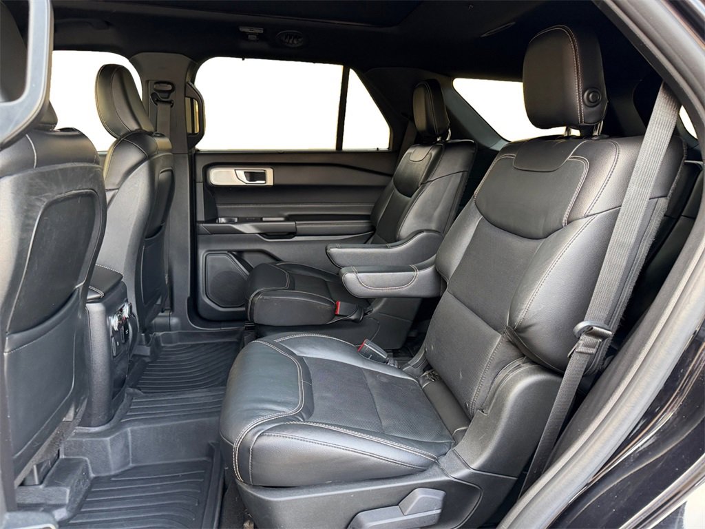 Used 2020 Ford Explorer ST w/ ST Street Pack image 18