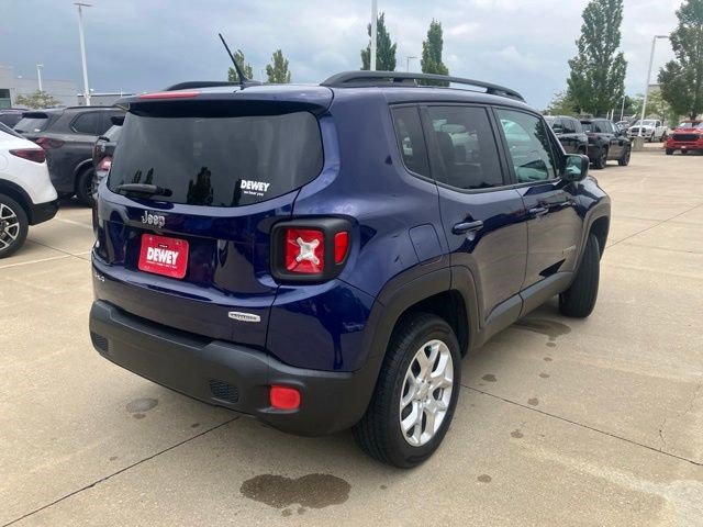 Used 2017 Jeep Renegade Latitude AWD/4WD image 6