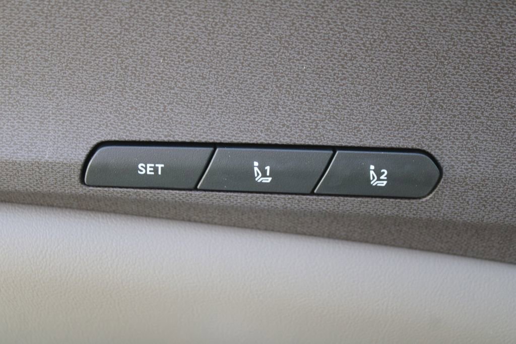 New 2026 Kia Carnival EX FWD image 28