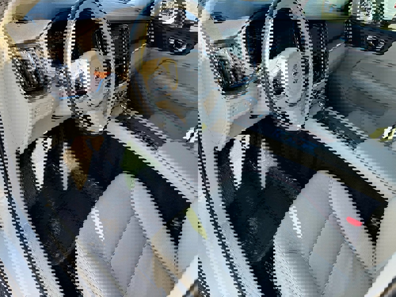 Used 2021 Volvo S60 T5 Momentum w/ Climate Package image 17