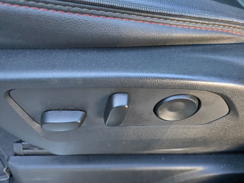 Used 2023 Chevrolet Suburban RST w/ Luxury Package image 18