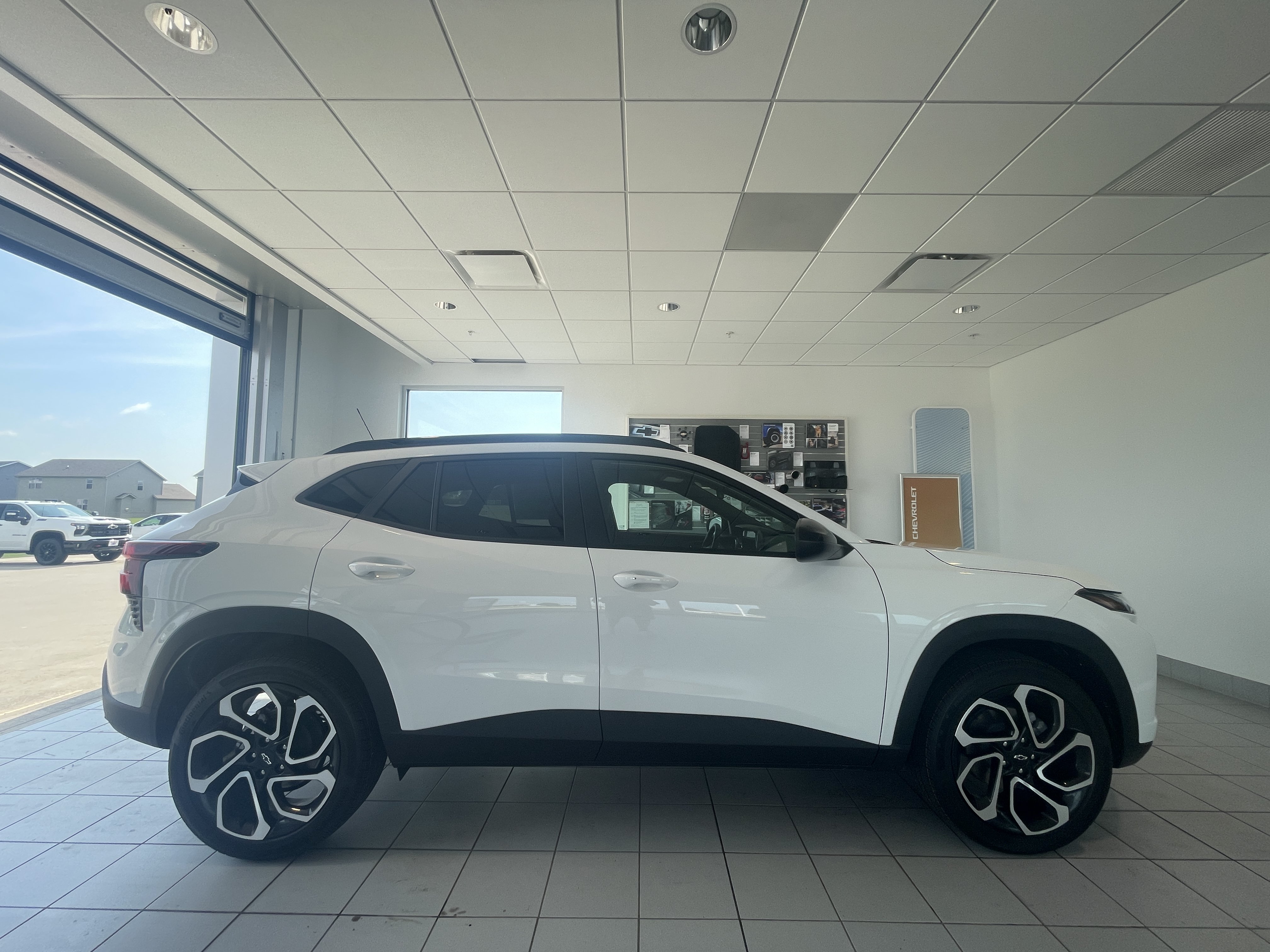New 2026 Chevrolet Trax RS w/ Driver Confidence Package FWD image 6