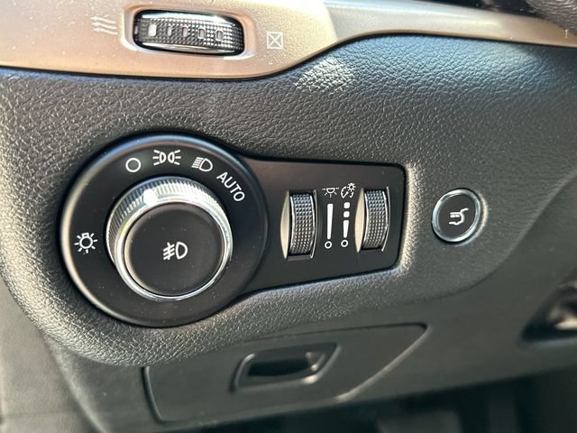 Used 2018 Jeep Cherokee Limited w/ High Altitude Package AWD/4WD image 25