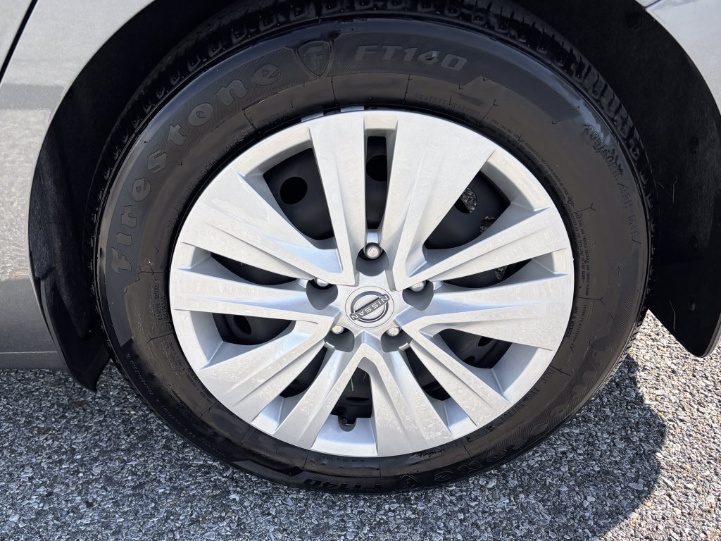 Used 2025 Nissan Sentra S FWD image 44