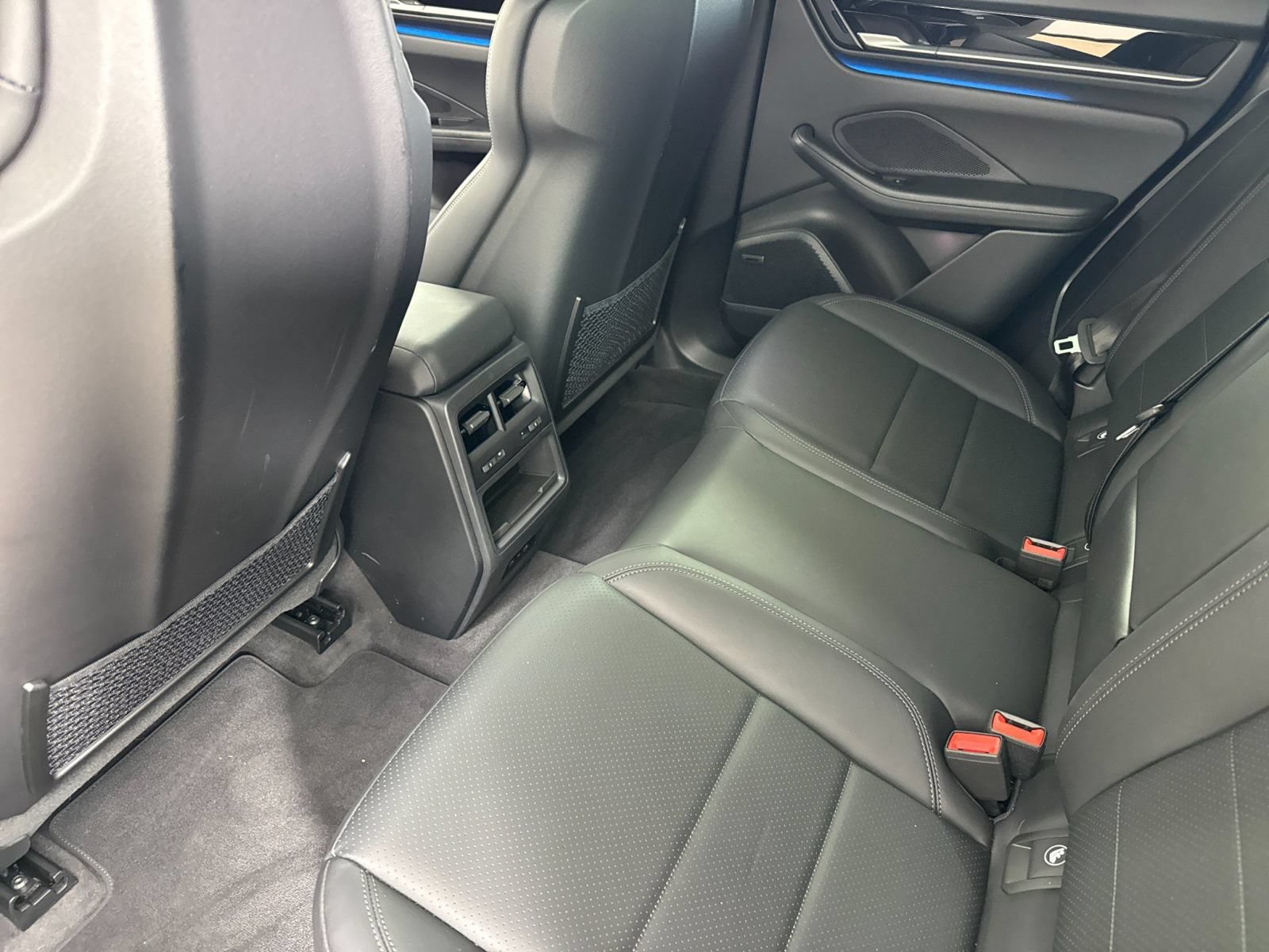 Certified 2025 Porsche Macan 4 Electric AWD/4WD image 13