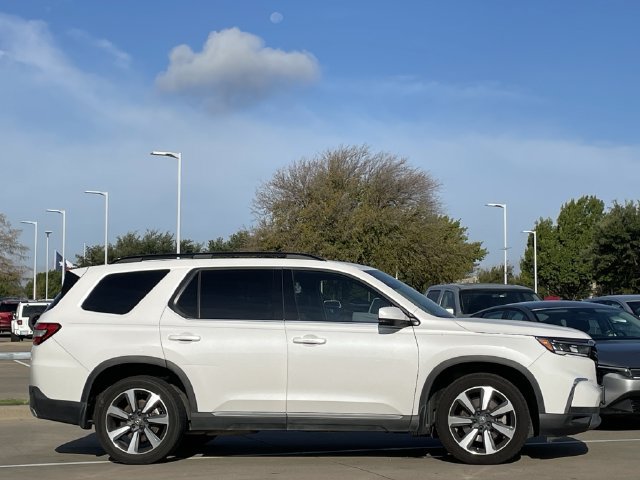 Certified 2023 Honda Pilot Elite image 3
