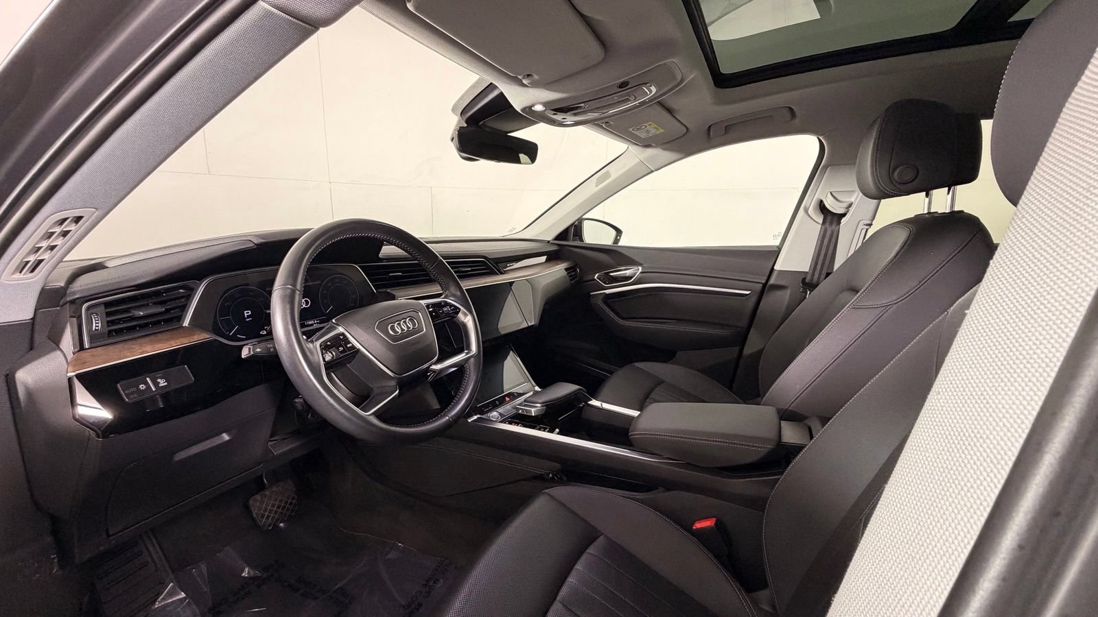 Used 2019 Audi e-tron Premium Plus AWD/4WD image 12