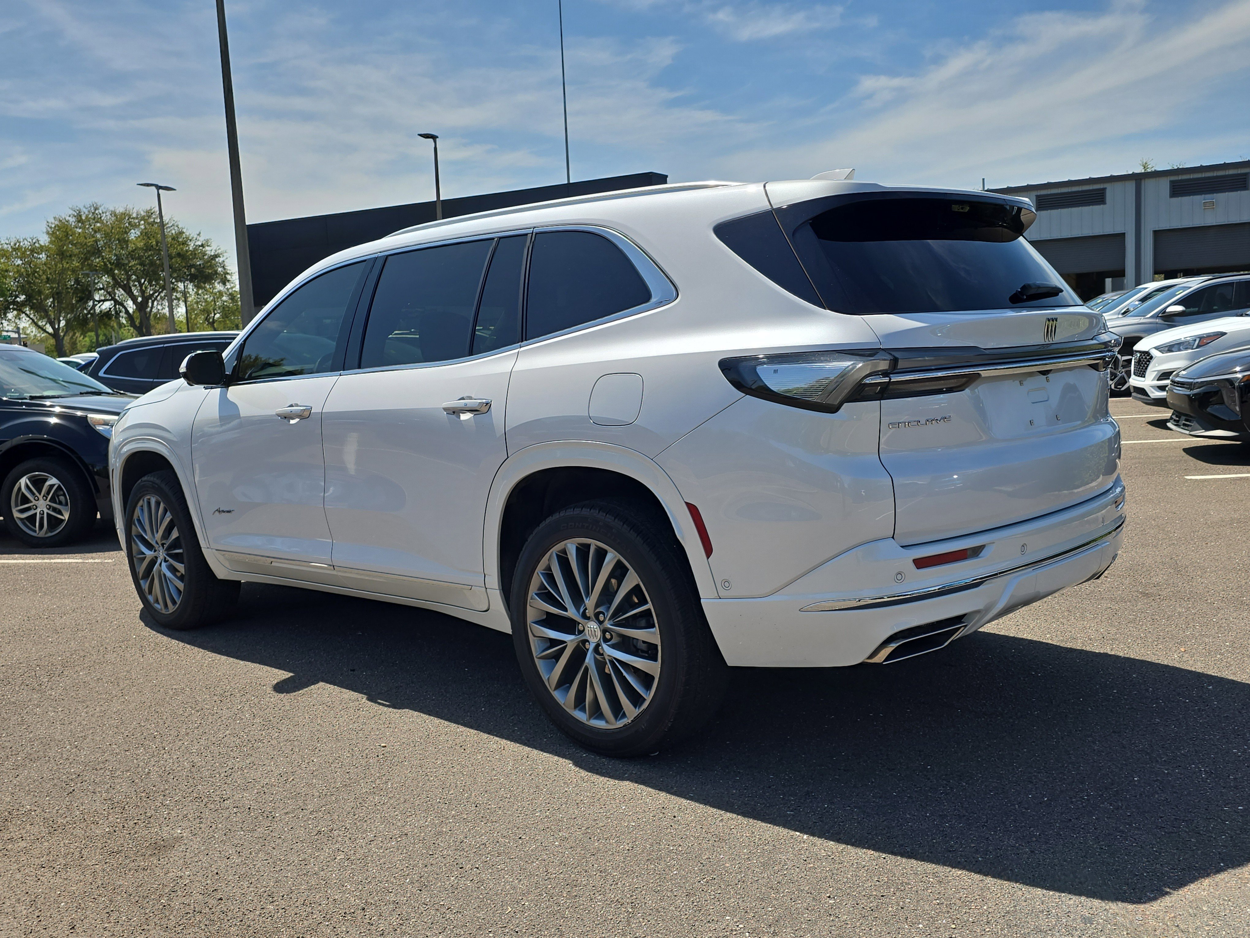 Used 2025 Buick Enclave Avenir w/ Super Cruise Package FWD image 6