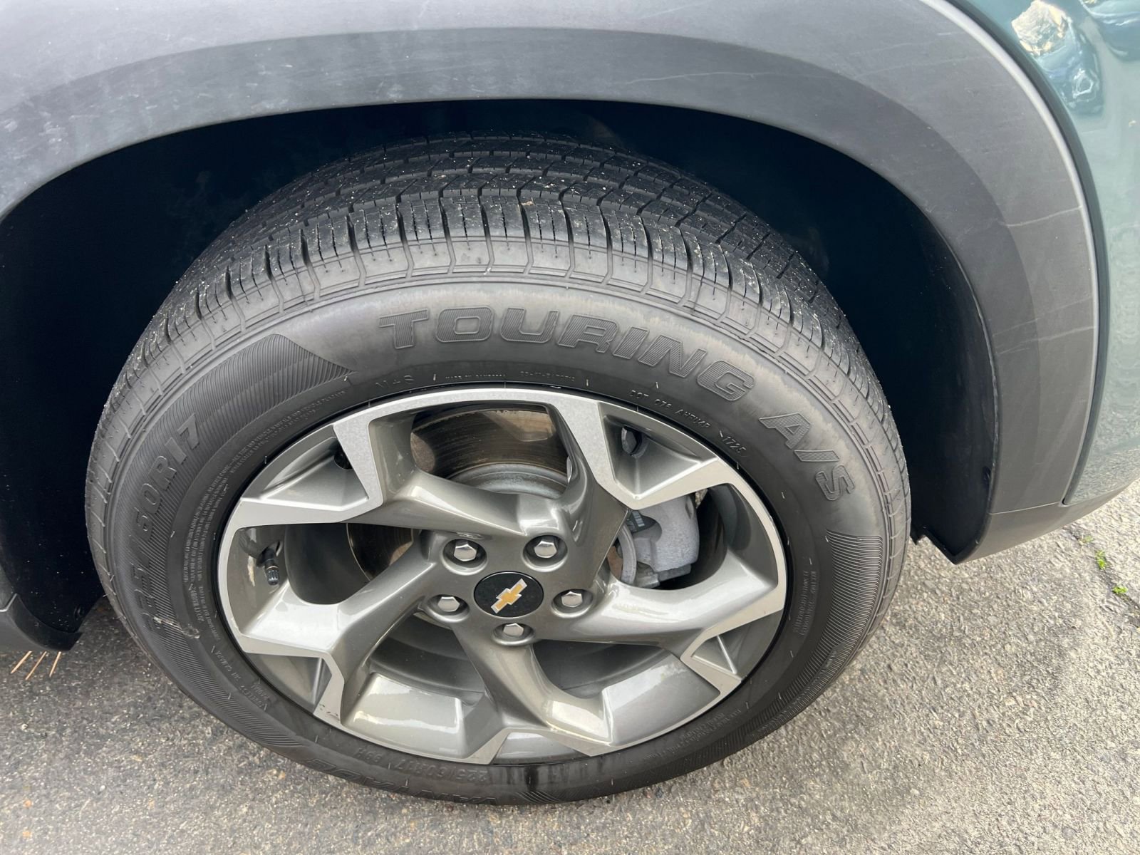 Used 2025 Chevrolet Trax LT image 28