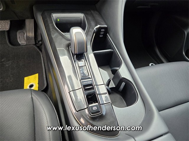 Used 2025 Toyota Crown Signia image 27