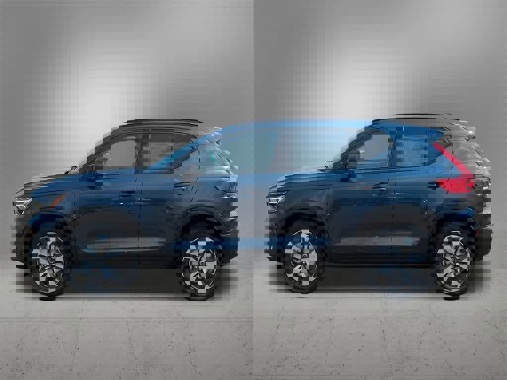 New 2026 Volvo XC40 B5 Core w/ Protection Package Premier image 3