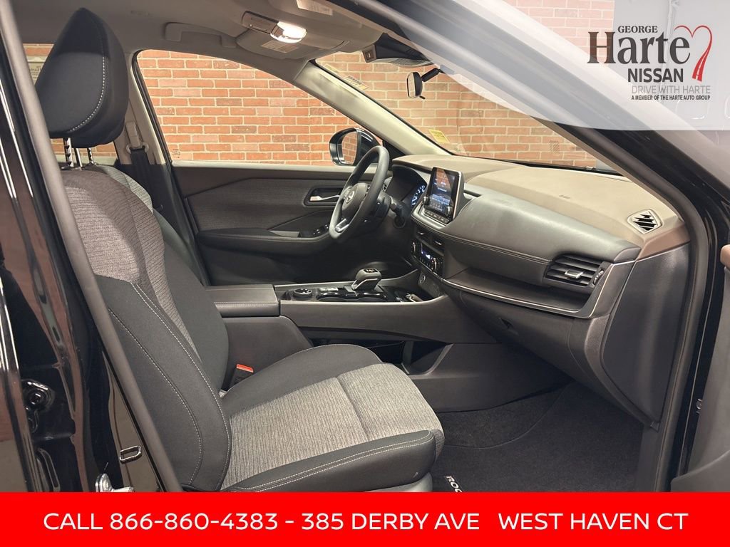 Certified 2023 Nissan Rogue SV image 33