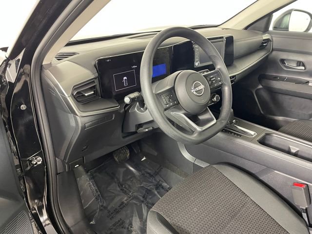 Used 2025 Nissan Kicks S AWD/4WD image 3