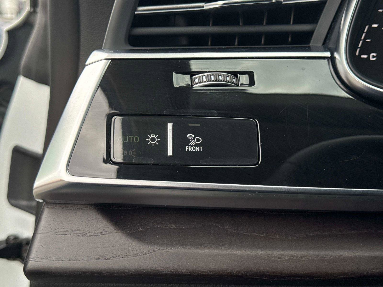 Used 2023 Audi Q8 Prestige image 33