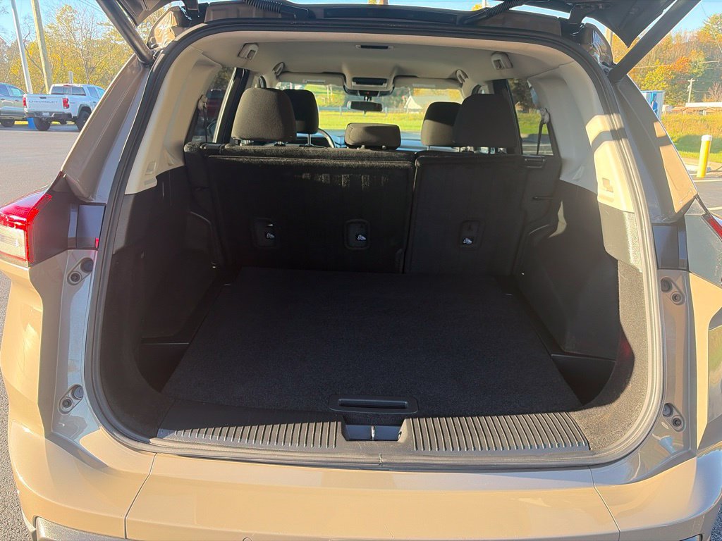 Used 2025 Nissan Rogue SV AWD/4WD image 32