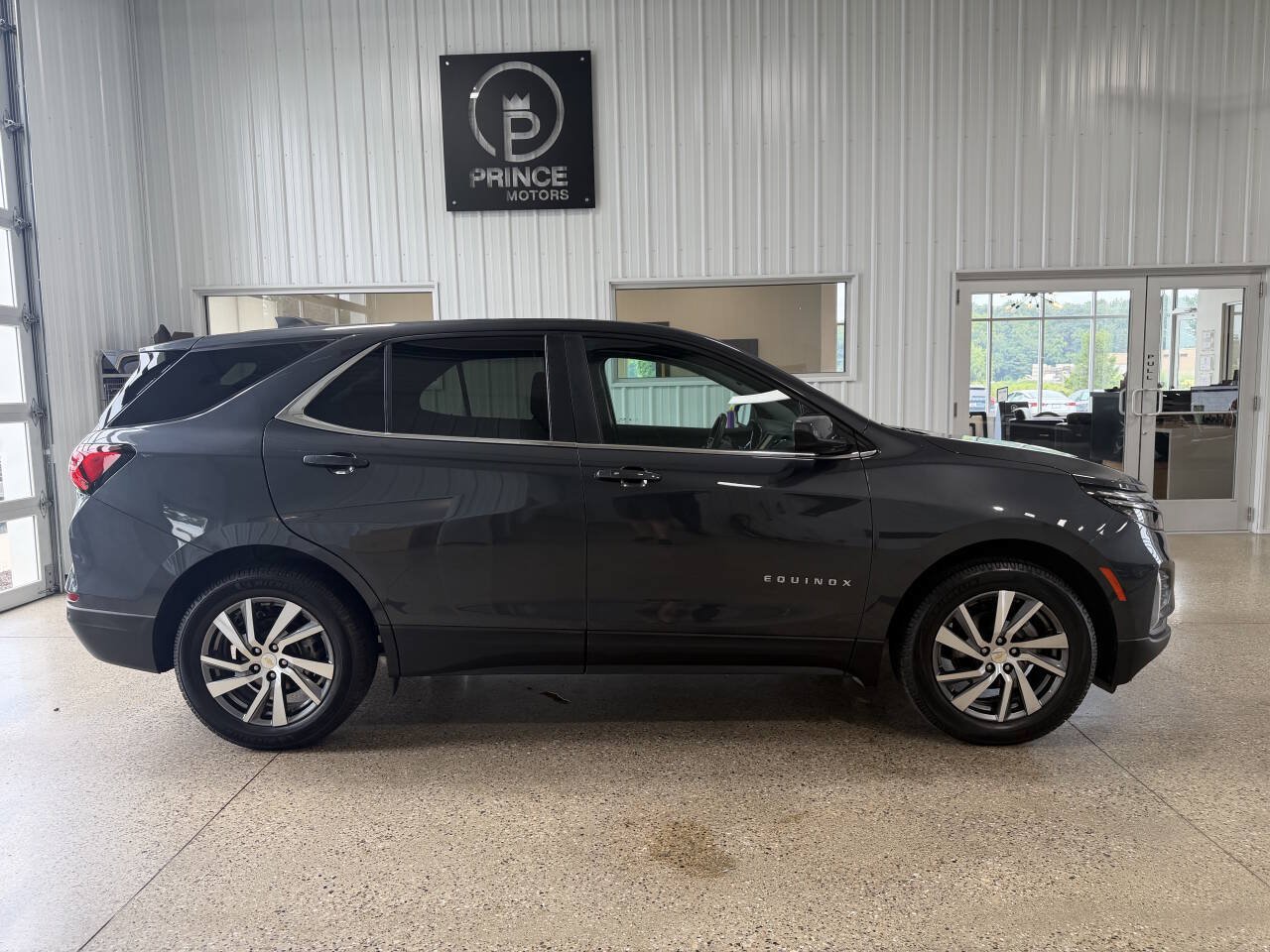 Used 2023 Chevrolet Equinox LT FWD image 5