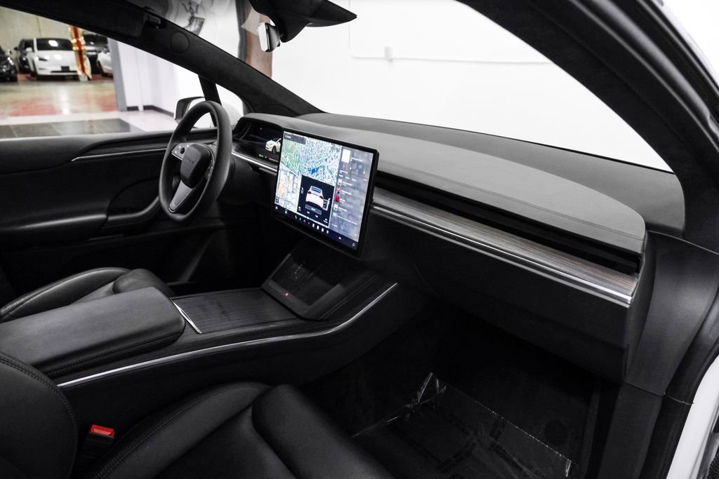 Used 2023 Tesla Model X image 19