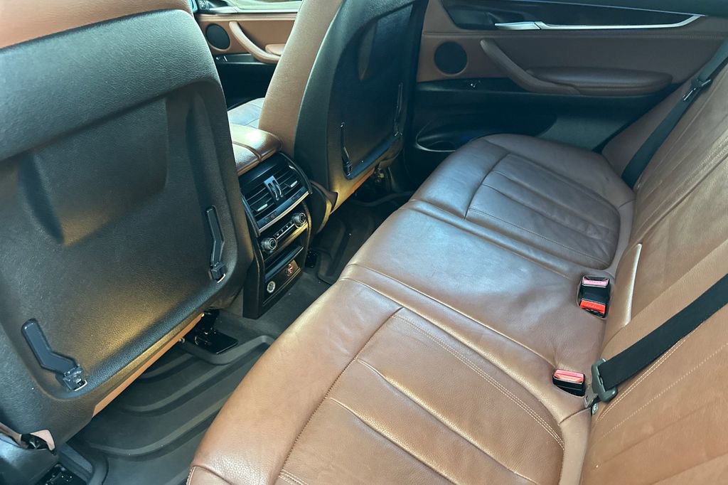 Used 2017 BMW X5 xDrive40e image 12