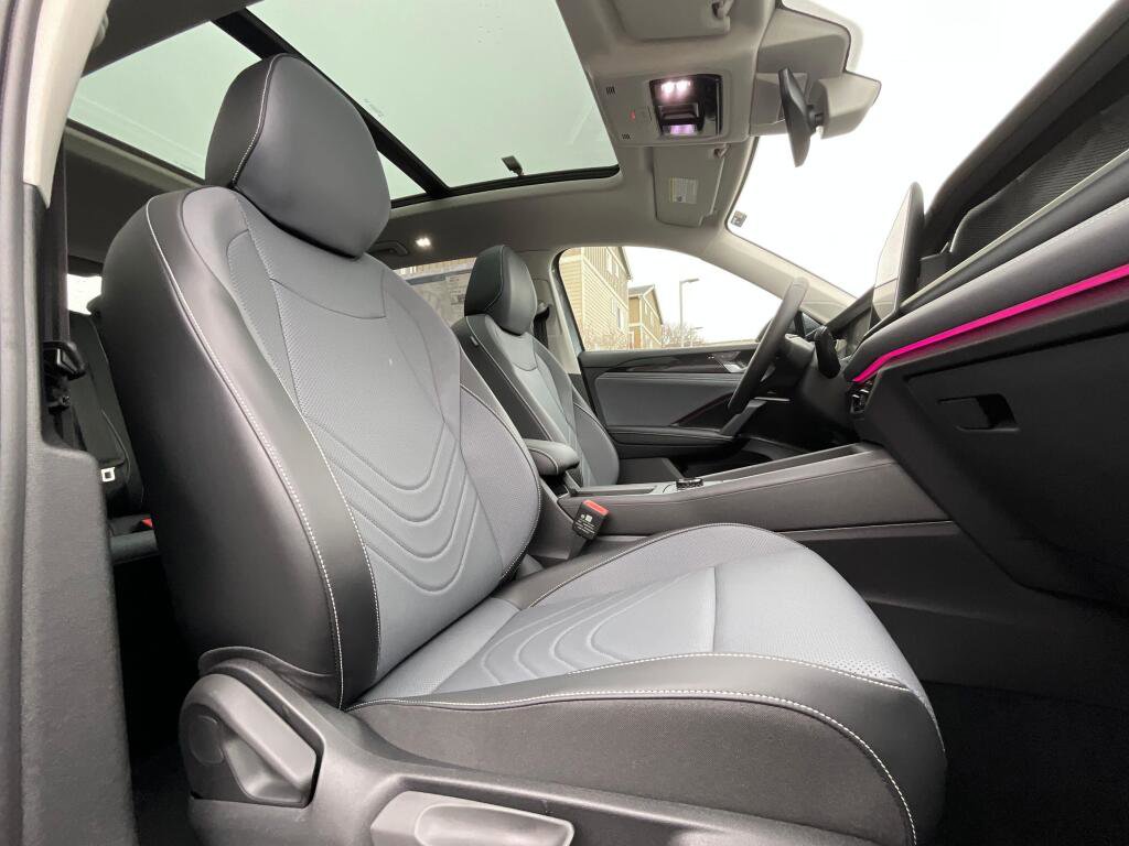 New 2026 Volkswagen Tiguan SE image 12