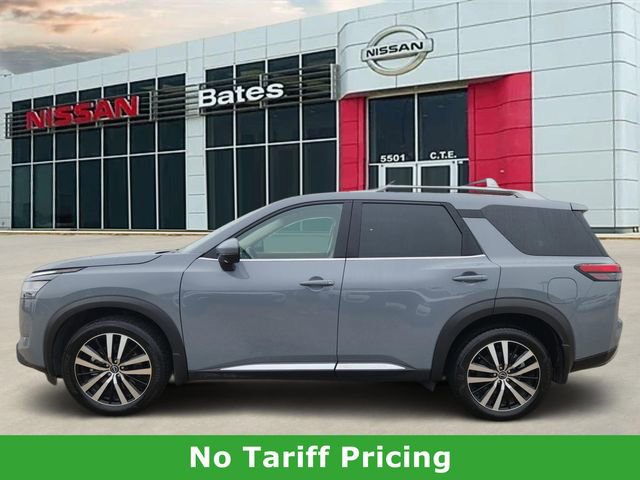 Used 2024 Nissan Pathfinder Platinum w/ Cargo Package FWD image 3
