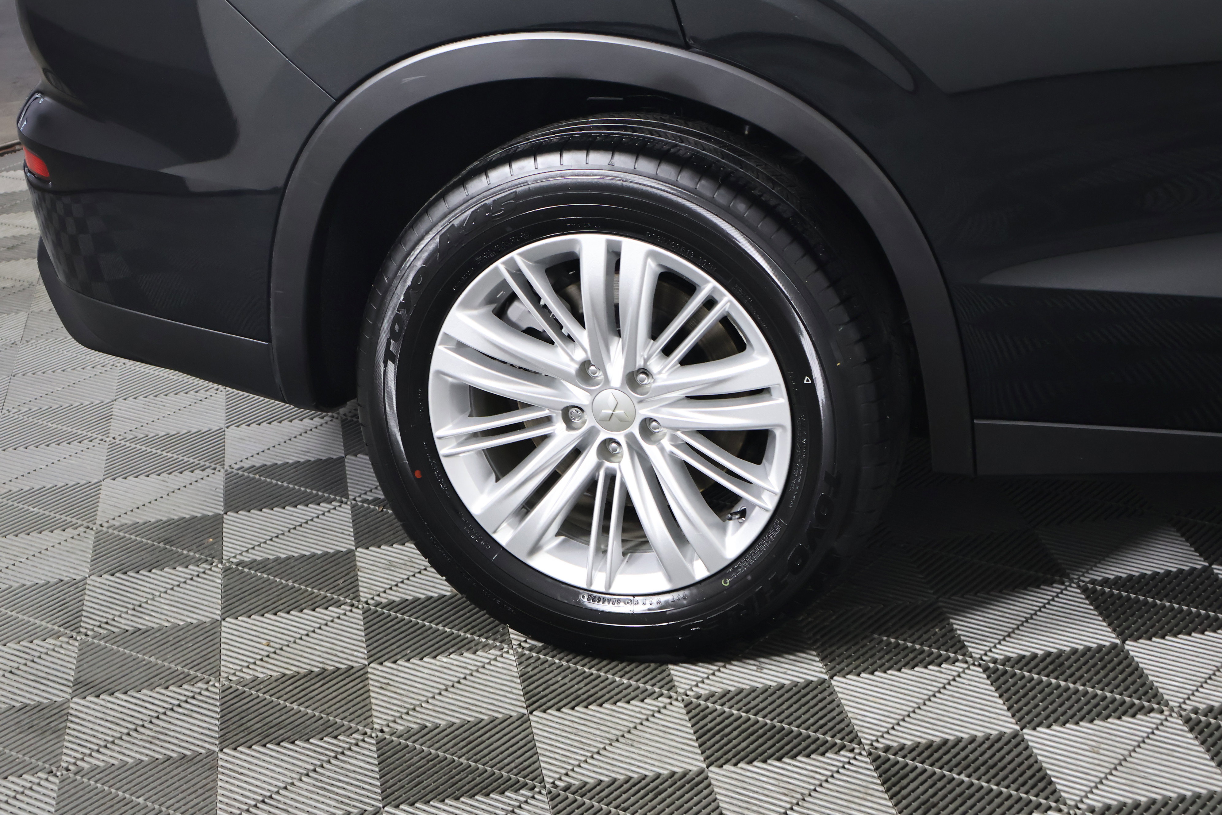 Used 2024 Mitsubishi Outlander ES image 52