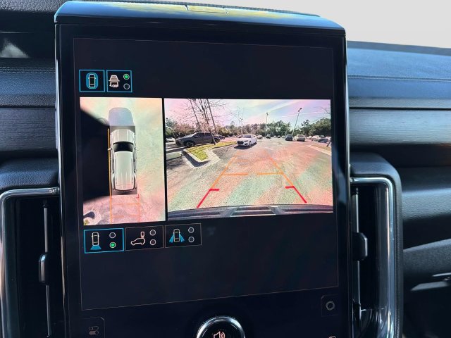 Used 2025 GMC Yukon Denali AWD/4WD image 22