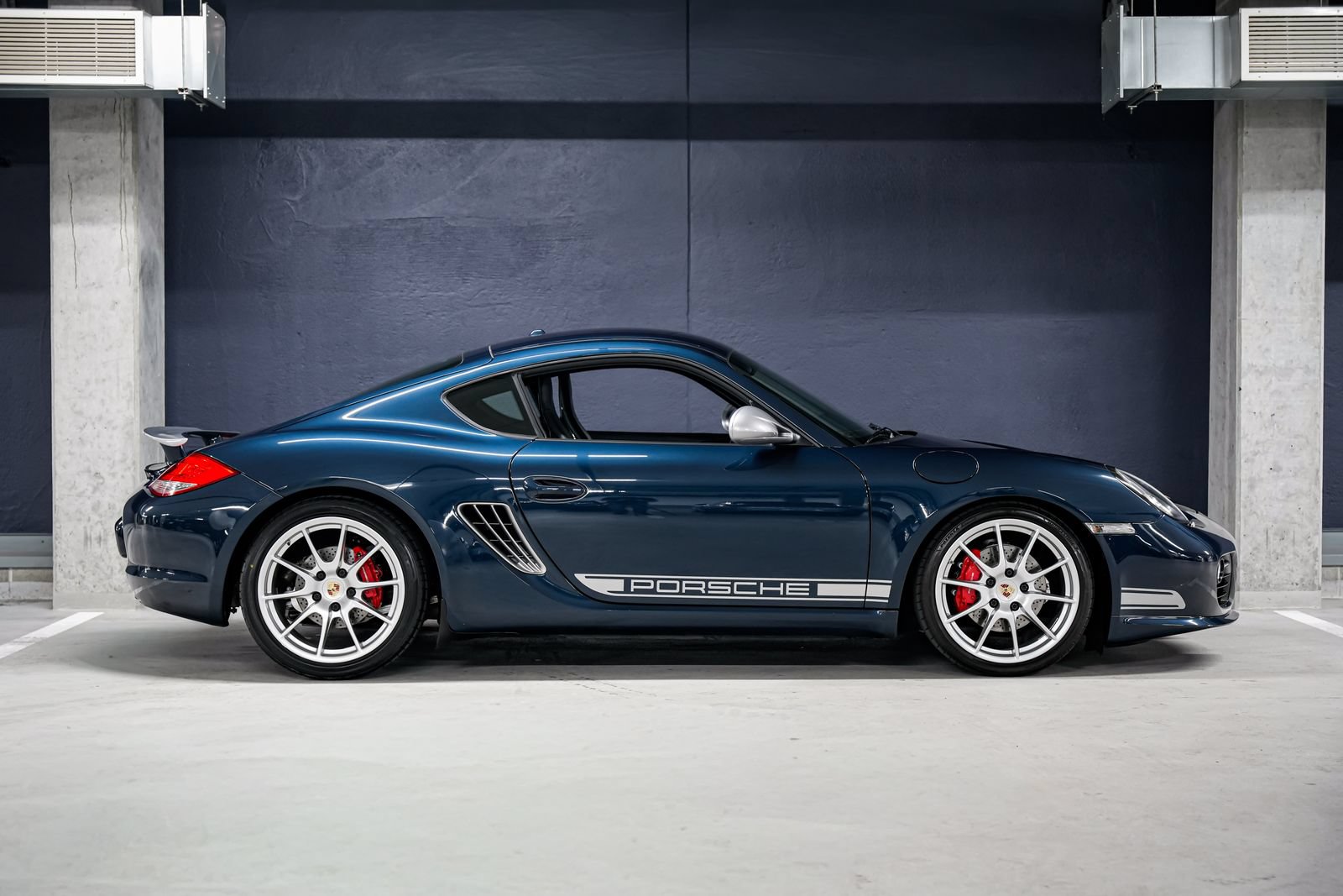 Used 2012 Porsche Cayman R RWD image 2
