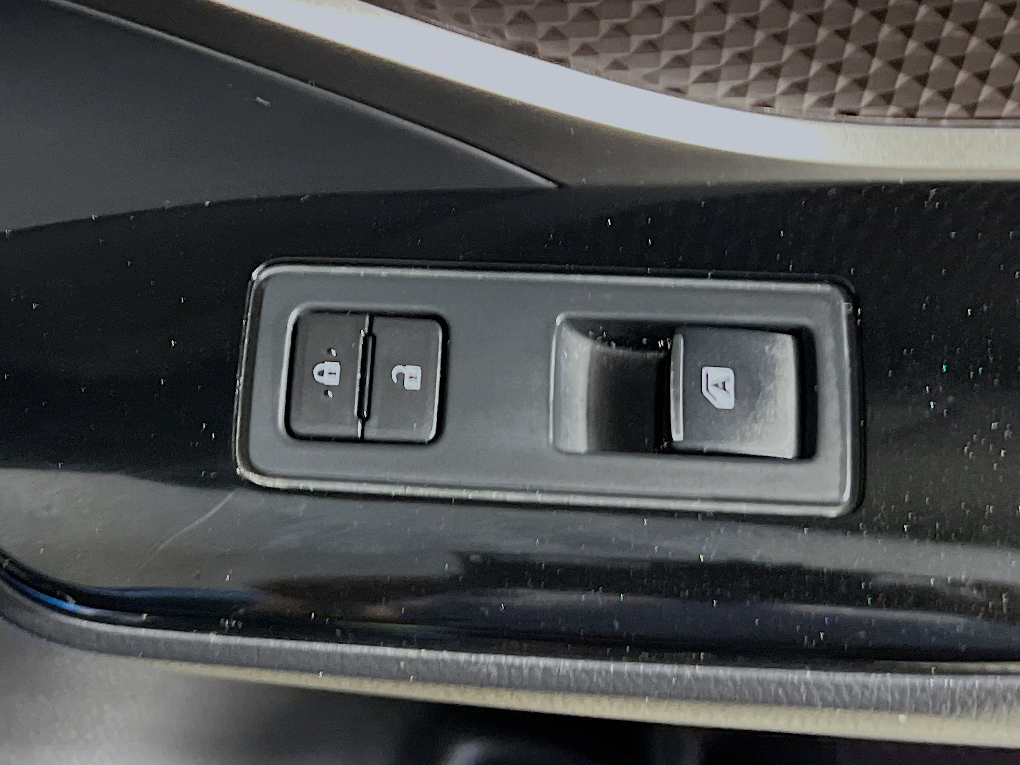 Used 2019 Toyota C-HR Limited image 32